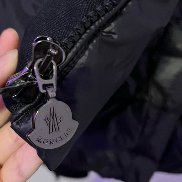 Authentic Moncler short down jacket - Picture 4 of 6
